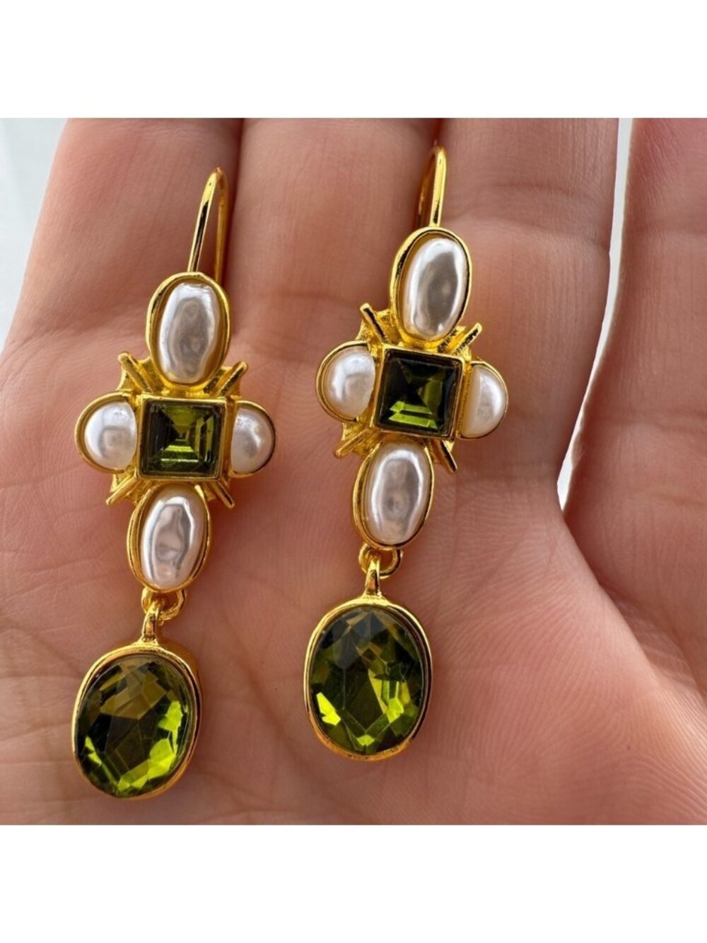Anthro Asymmetric Green Crystal & Pearl Earrings – Gold Artistic Dangle Design - Picture 6 of 8